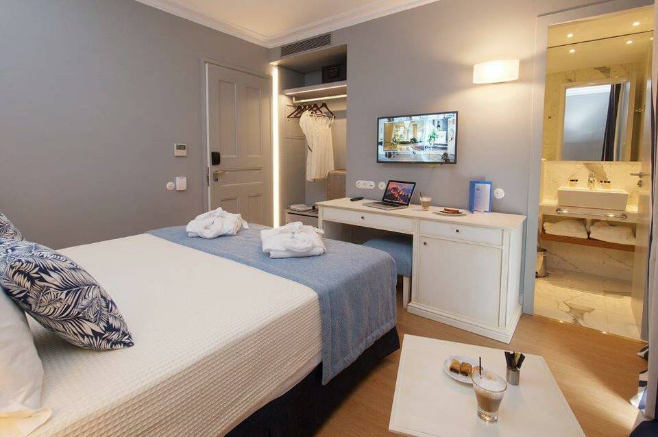 Aenos Hotel 1