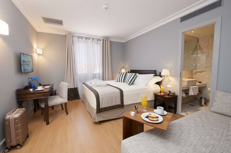 Aenos Hotel 2