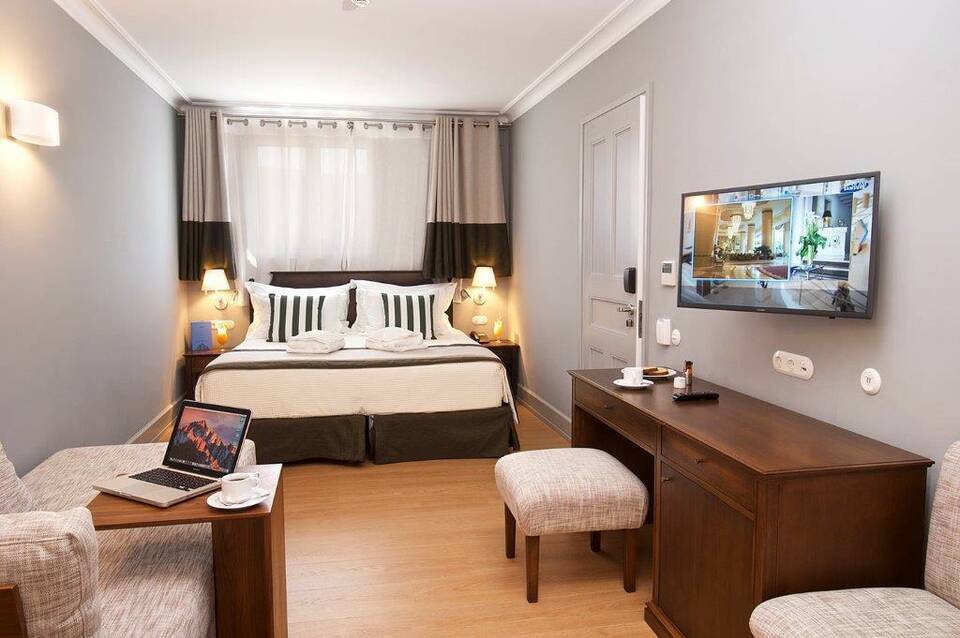 Aenos Hotel 3