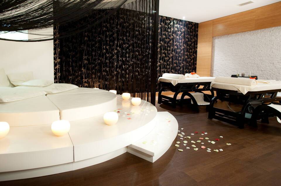 Aria Claros Beach & Spa Resort 2