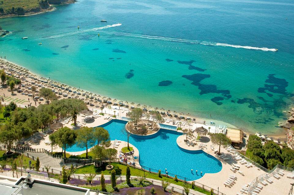 Aria Claros Beach & Spa Resort 5