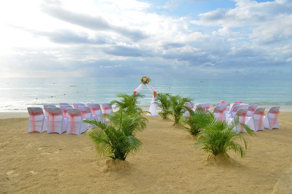 CocoLaPalm A Sea Side Resort 3