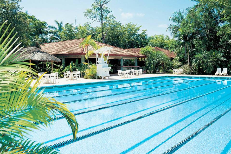 Couples Swept Away 5
