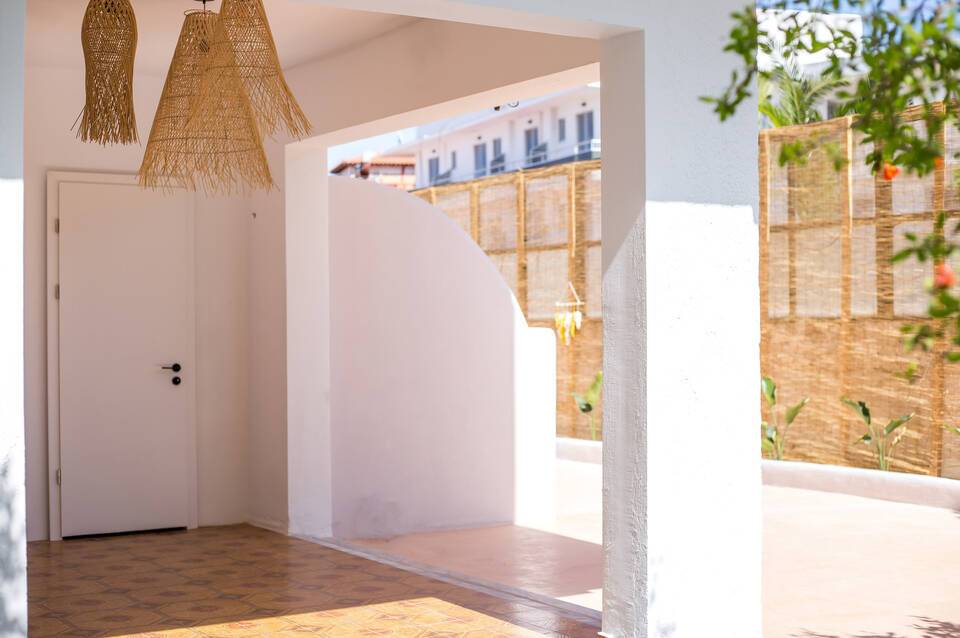Atma Beach Rooms & Suites 5