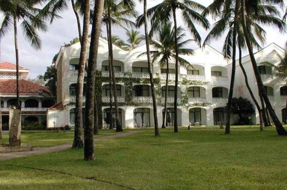 Sarova Whitesands Beach Resort & Spa 1