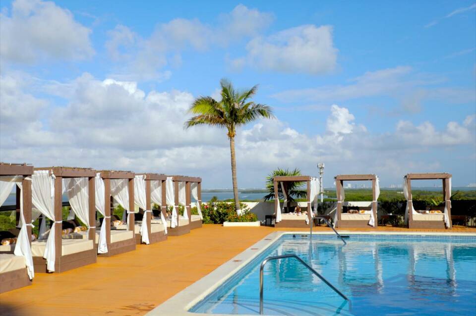 Crown Paradise Club Cancún 1