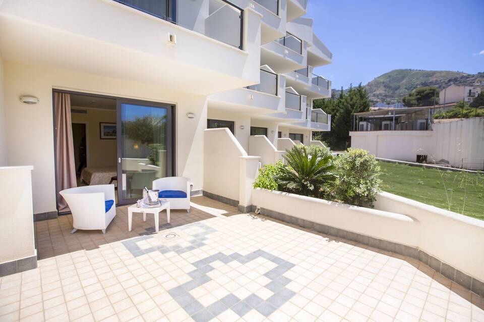 Cefalu Sea Palace 4