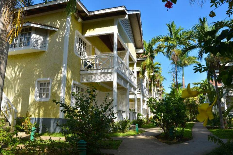 Merril's Beach Resort II 5