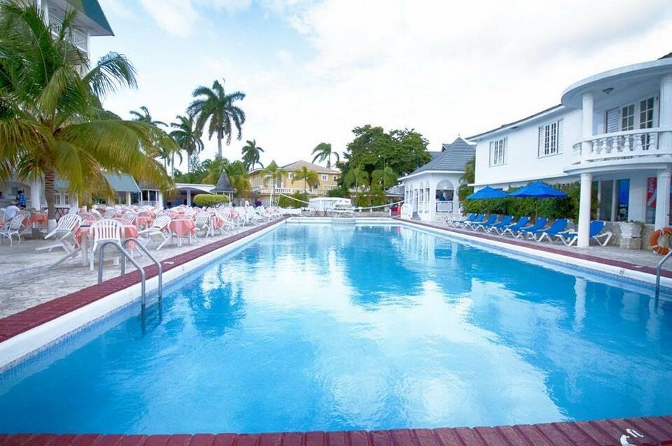 SeaGarden Beach Resort 1