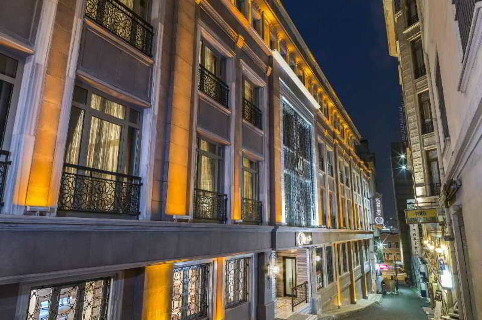 Manesol Boutique Galata 1