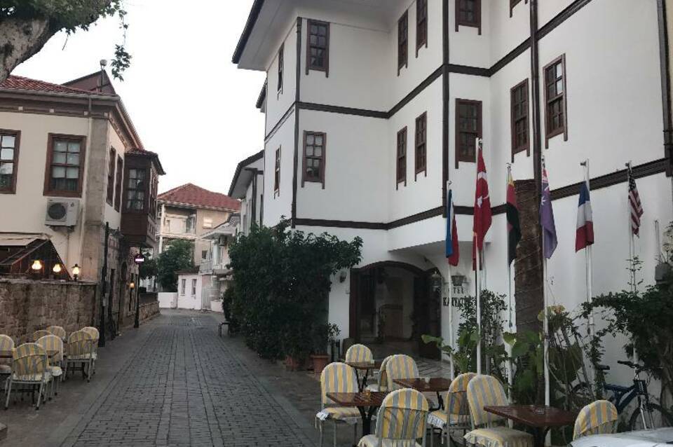 Karyatit Hotel 3