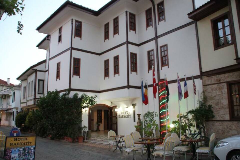Karyatit Hotel 4