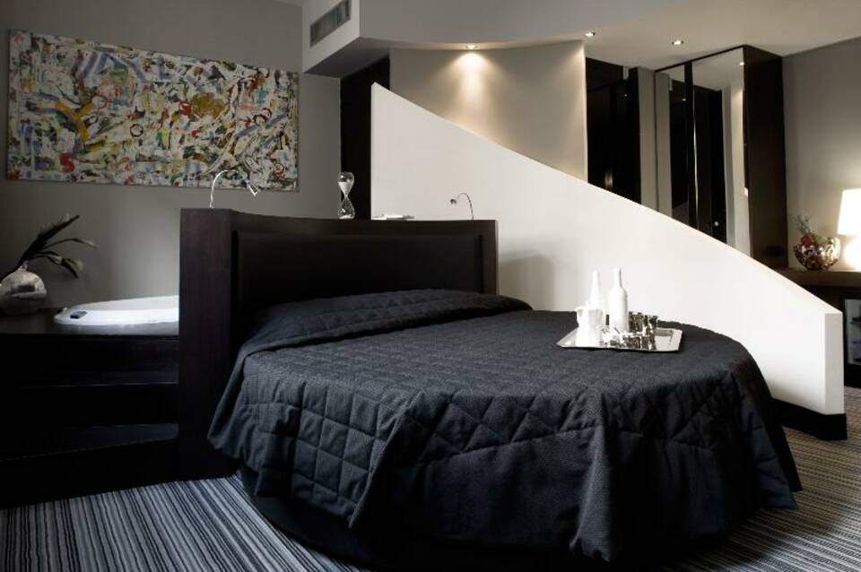 Hotel Twenty One 1