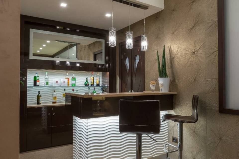 Magri's Hotel 5