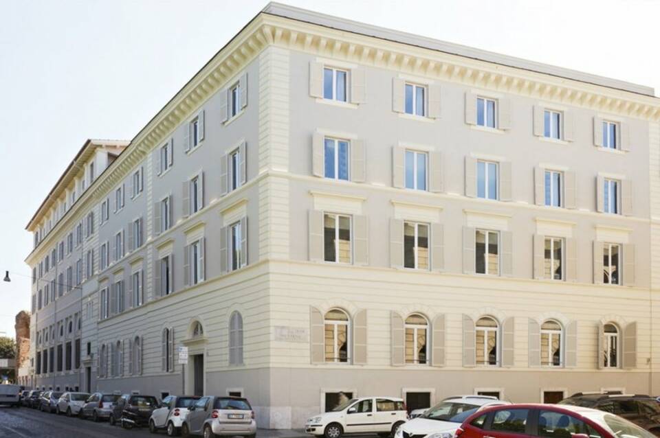The Building Hotel 2