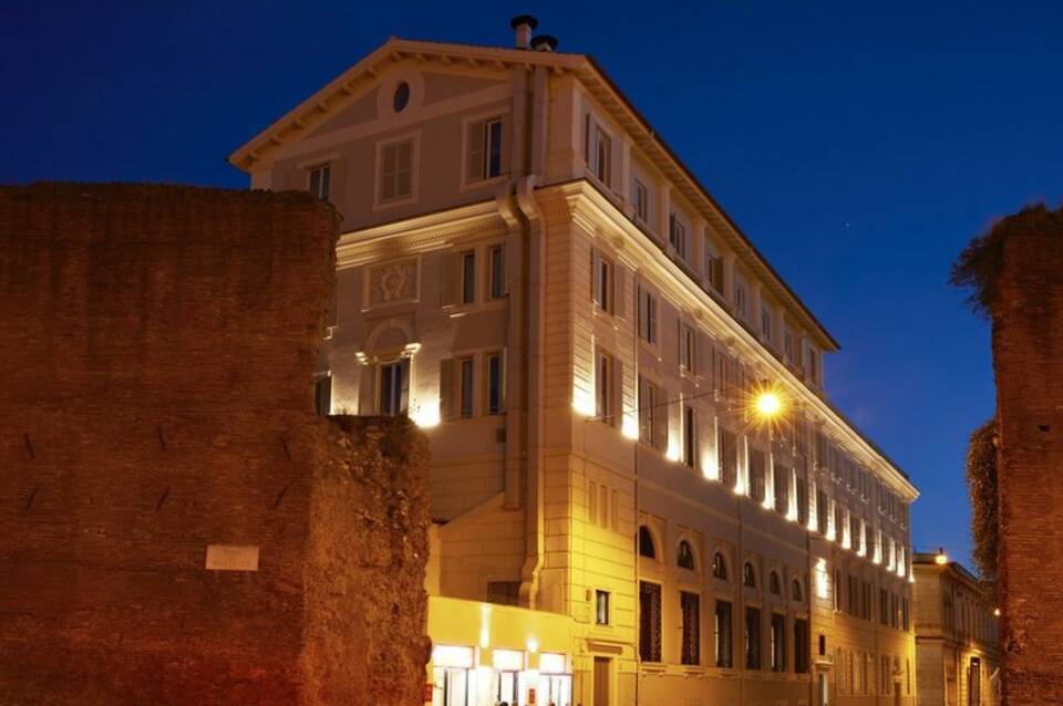 The Building Hotel 4