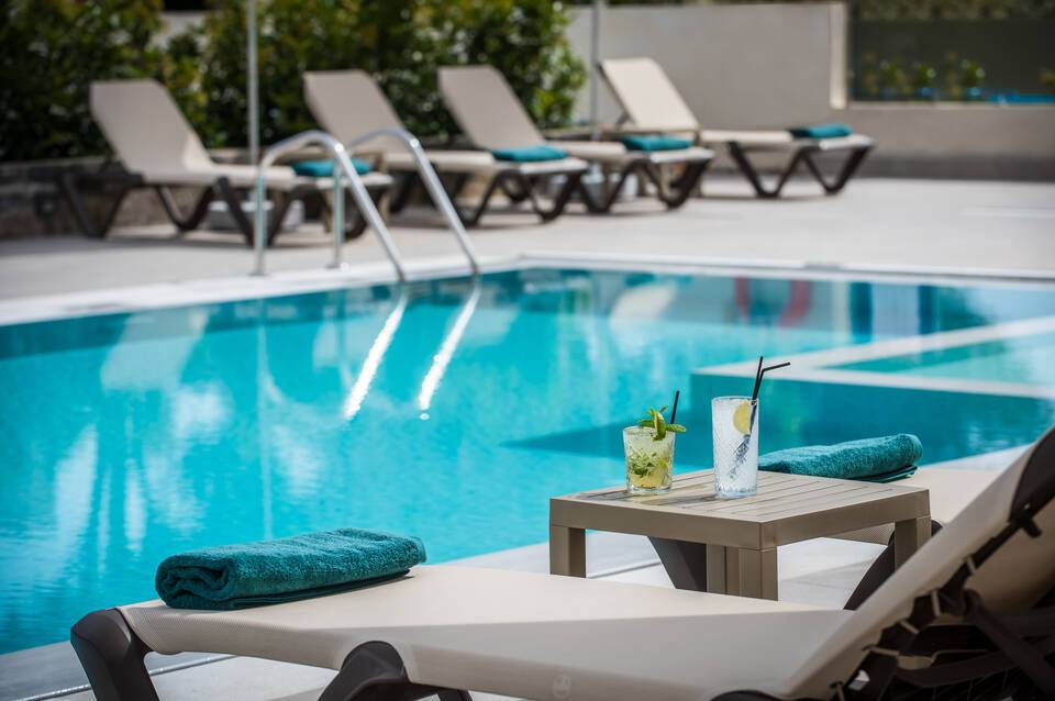 Petousis Hotel & Suites 4