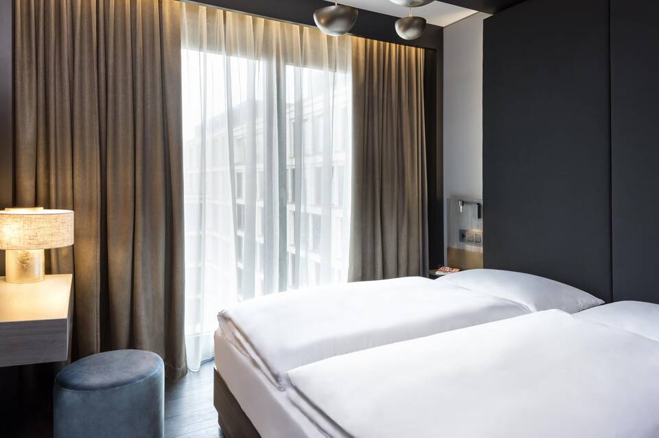 Hotel AMANO East Side 2