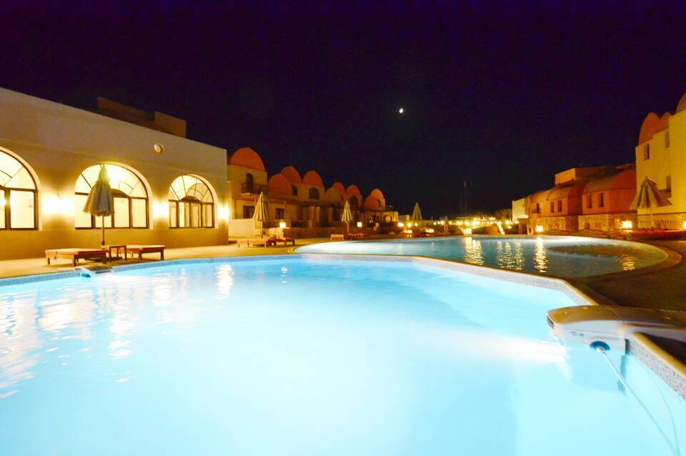 Rohanou Beach Resort & Ecolodge  2