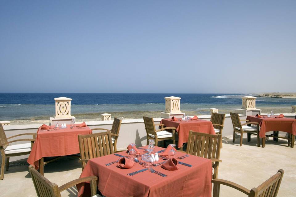Rohanou Beach Resort & Ecolodge  5