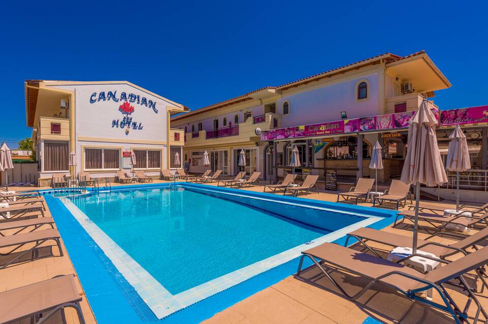 Canadian Hotel 3