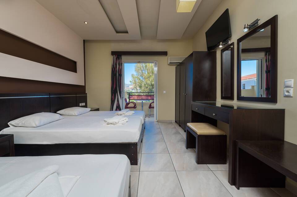 Canadian Hotel 5