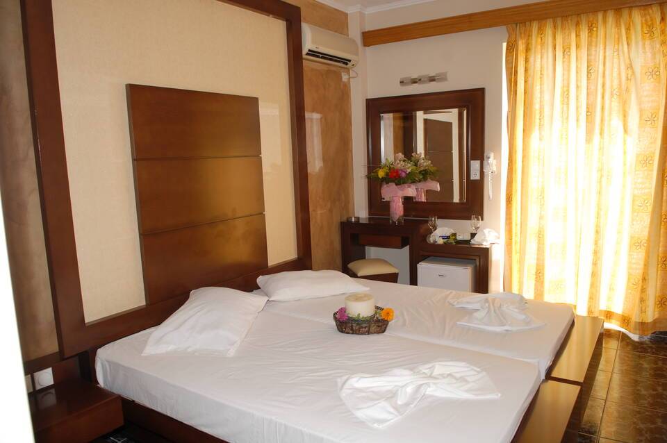 Sacallis Inn Beach Hotel 2