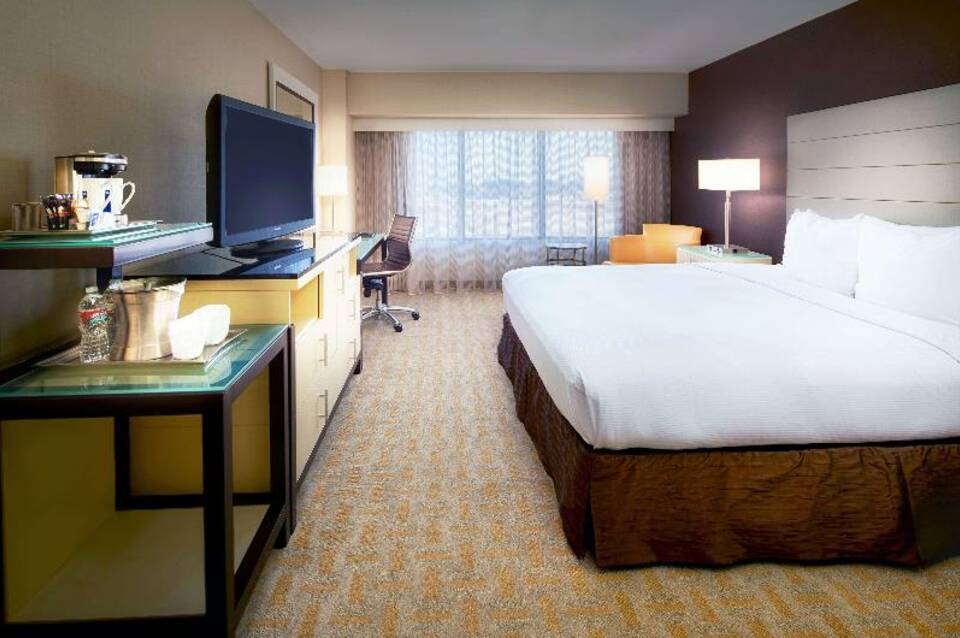 Hilton Los Angeles Airport 3