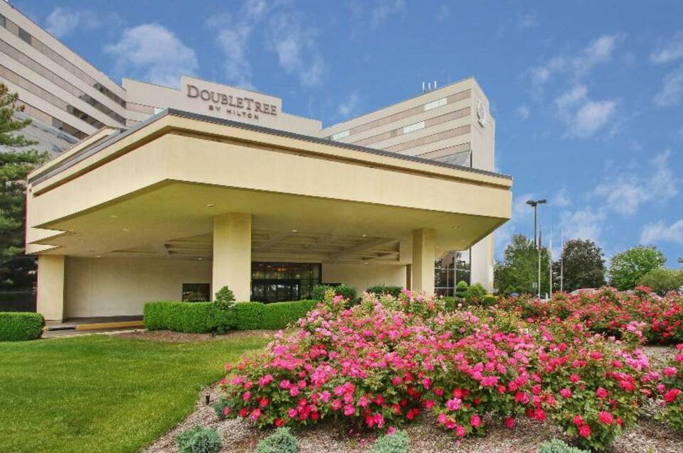 DoubleTree by Hilton Hotel Newark Airport 2
