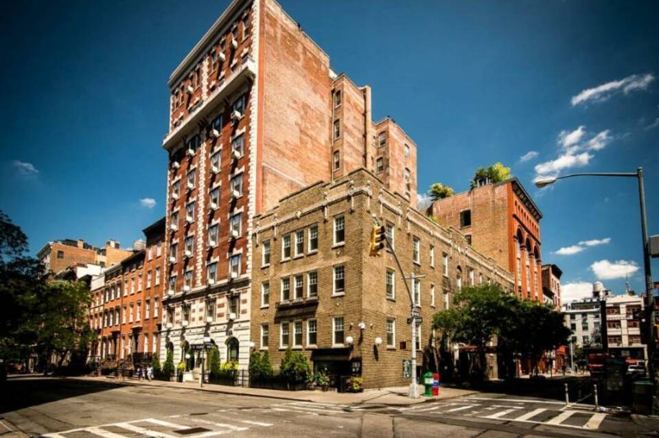 Washington Square Hotel 1