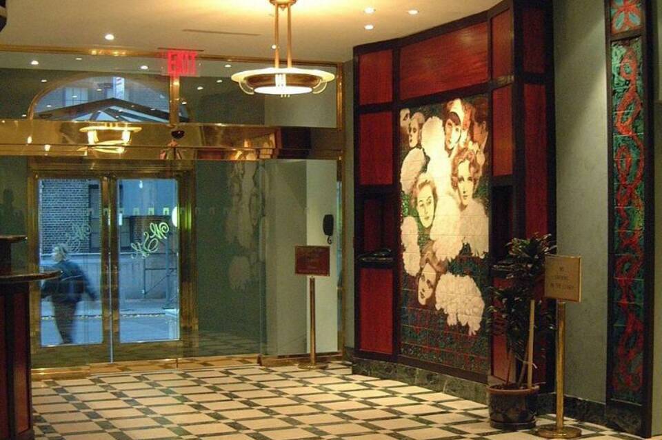 Washington Square Hotel 4