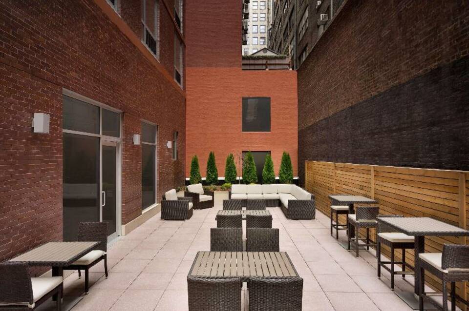 Hilton Garden Inn New York Times Square South 1