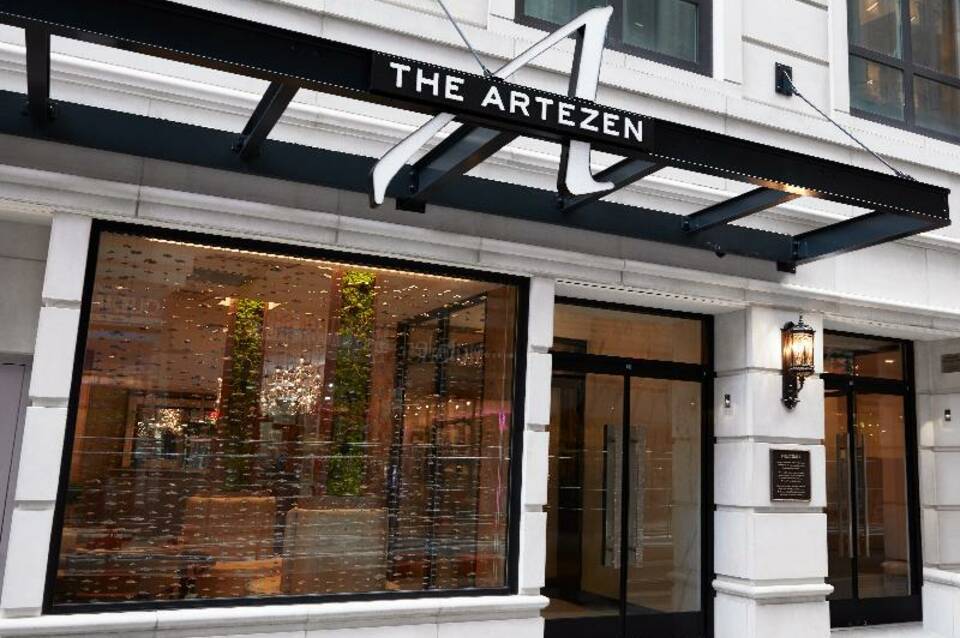 The Artezen Hotel 1