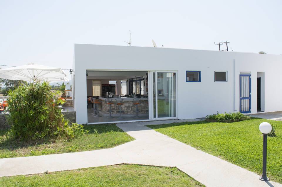 Bouradanis Village Hotel 4
