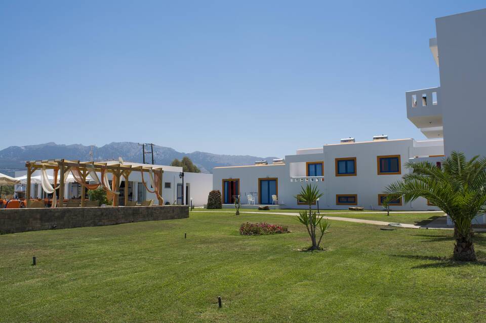 Bouradanis Village Hotel 5