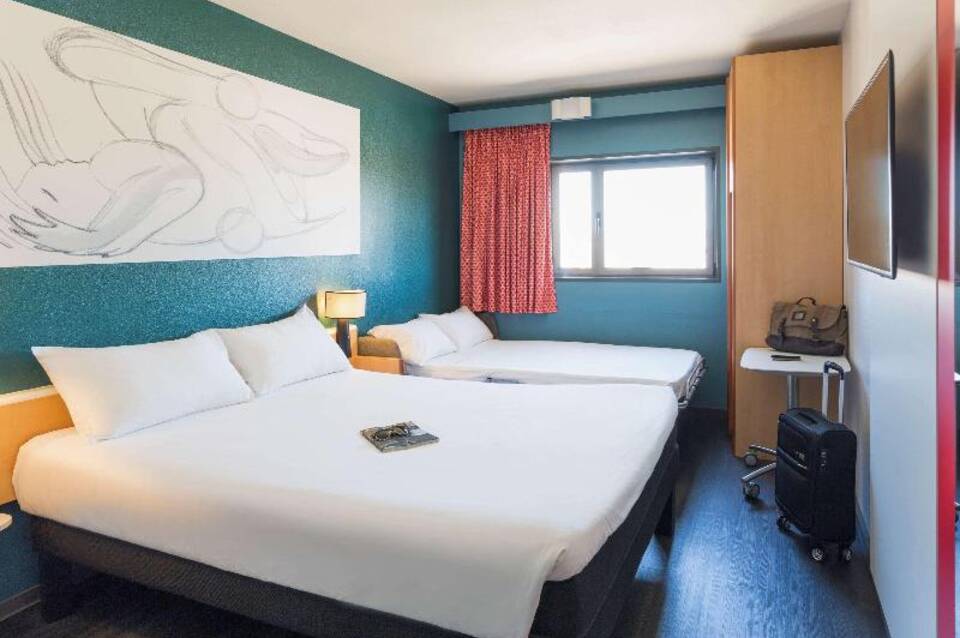 ibis Valencia Bonaire Airport 2