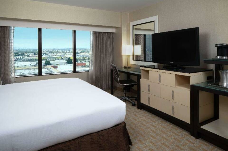Hilton Los Angeles Airport 5