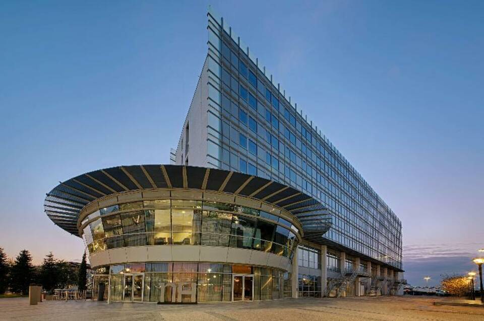 NH Lyon Airport 1