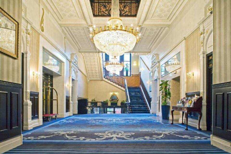 Royal Station 4