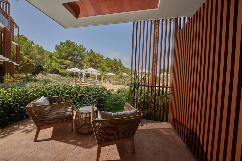 The Club Cala San Miguel Hotel Ibiza, Curio Collection by Hilton inkl. Mietwagen 3