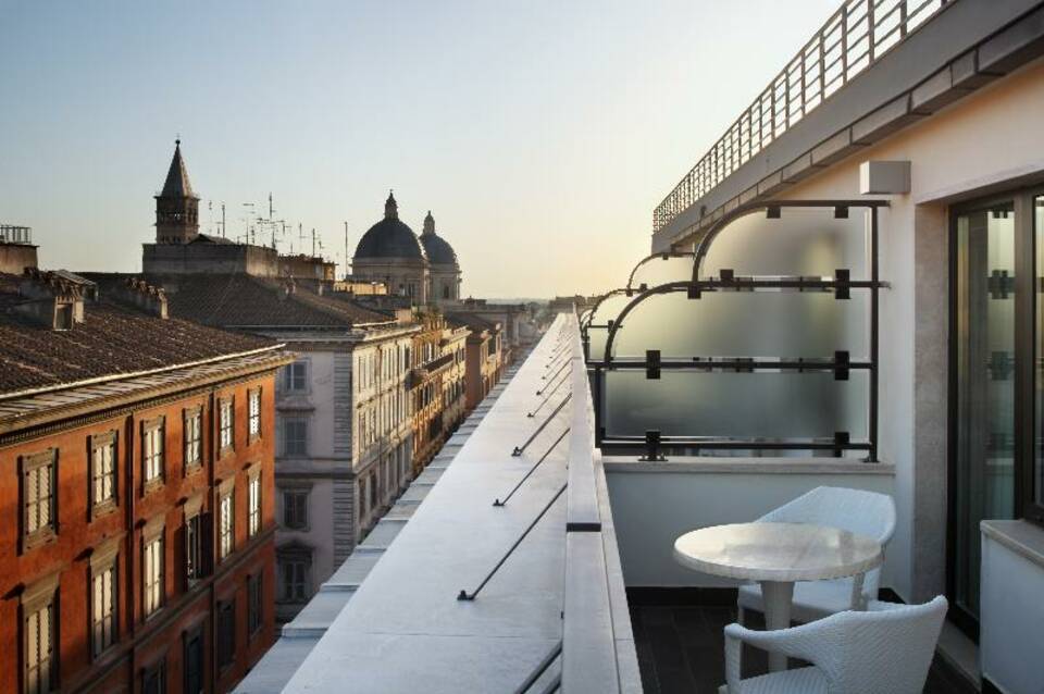UNAHOTELS Decò Roma 5