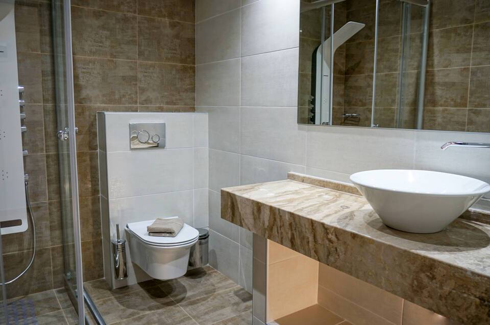 Agnes Deluxe Hotel 2