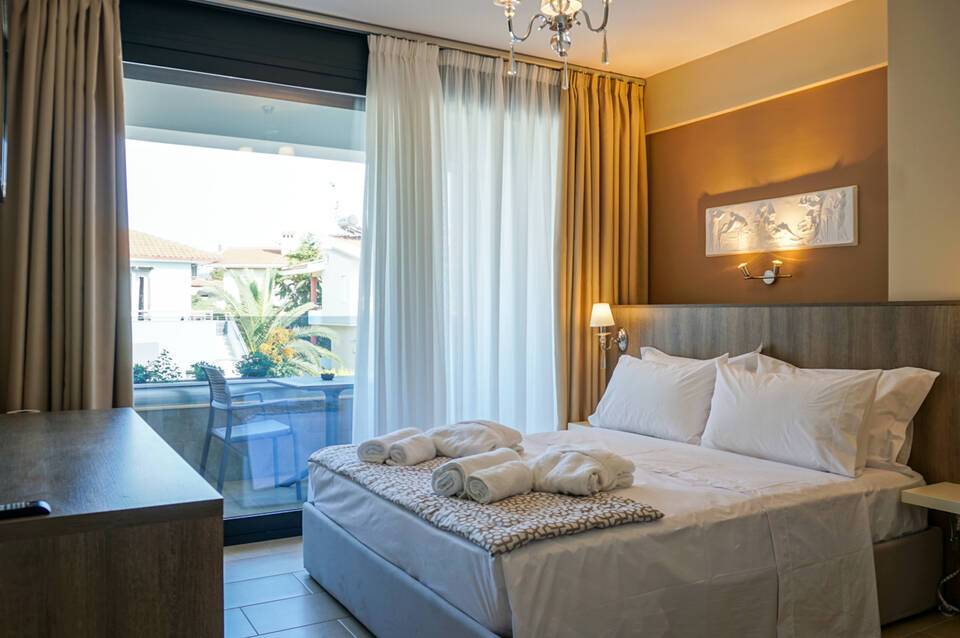 Agnes Deluxe Hotel 5