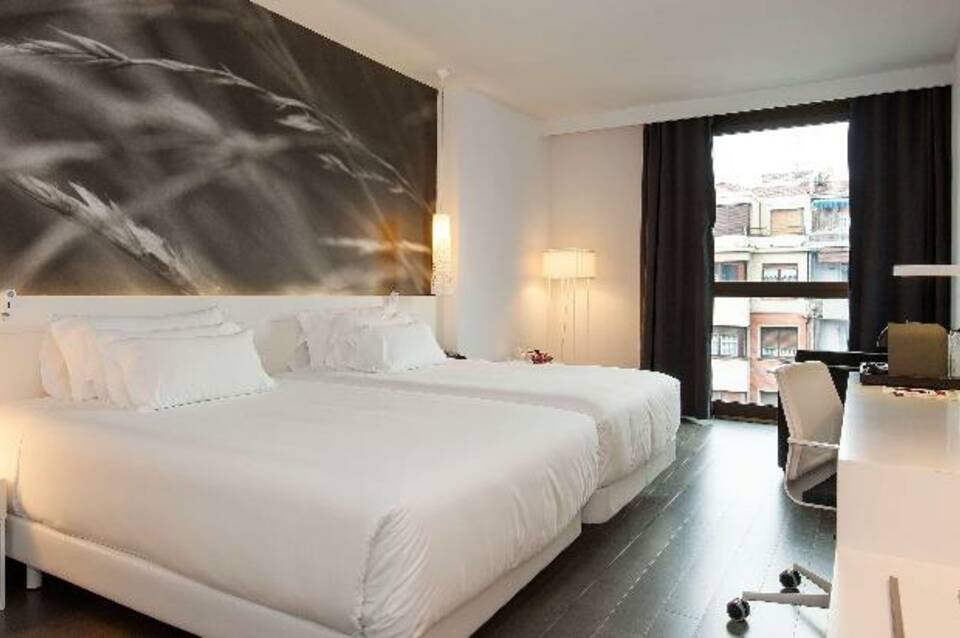 NH Collection Villa de Bilbao 5
