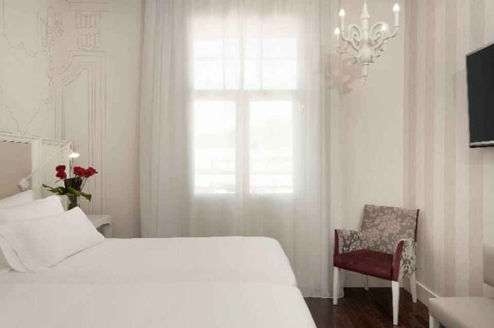 NH Collection Madrid Abascal 3