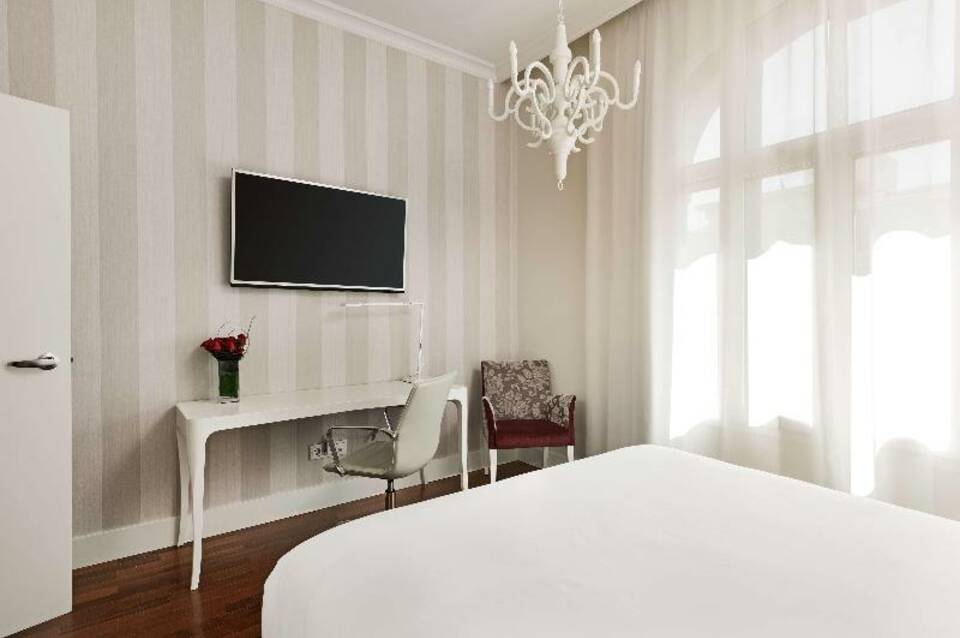 NH Collection Madrid Abascal 4