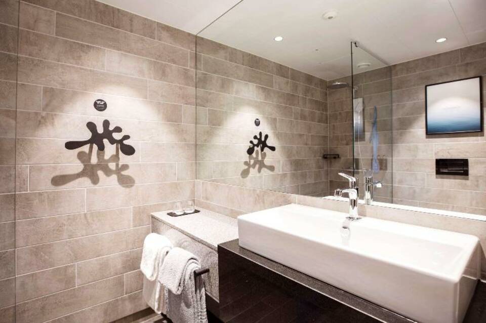 Clarion Hotel The Hub 5