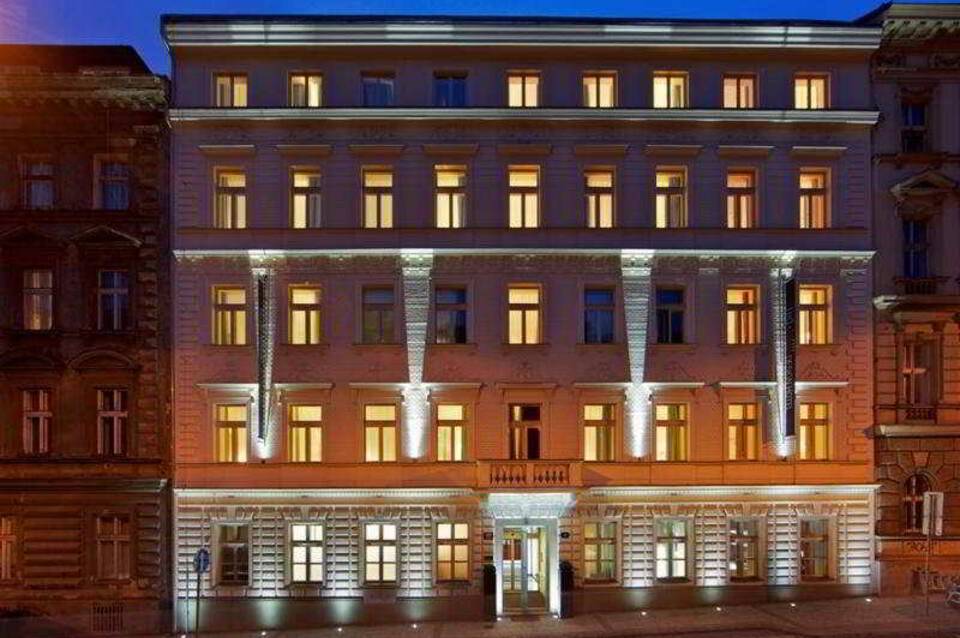 Red And Blue Design Hotel Prague 1
