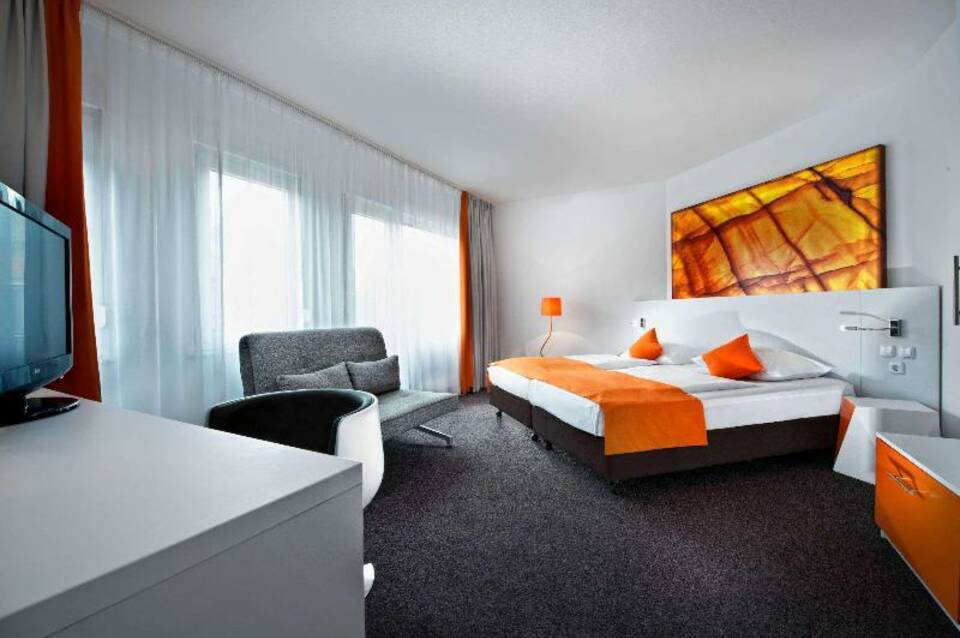 Wyndham Garden Düsseldorf City Centre Königsallee  1