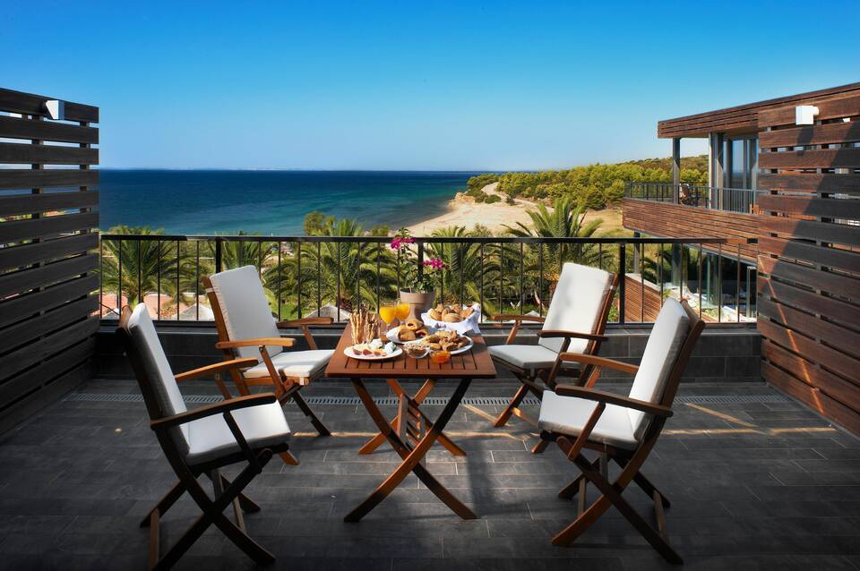 Blue Dolphin Hotel 5